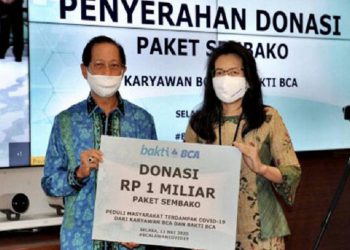 Penyerahan bantuan KSBB oleh Bank Central Asia (BCA) (ist)