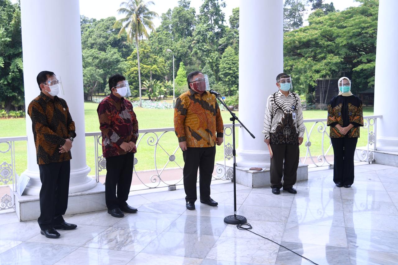 Menristek/Kepala BRIN Bambang Brodjonegoro menghadiri konferensi pers di Istana Kepresidenan Bogor, Jawa Barat, Rabu (9/9). Foto: Biro Pers Sekretariat Presiden|Lukas