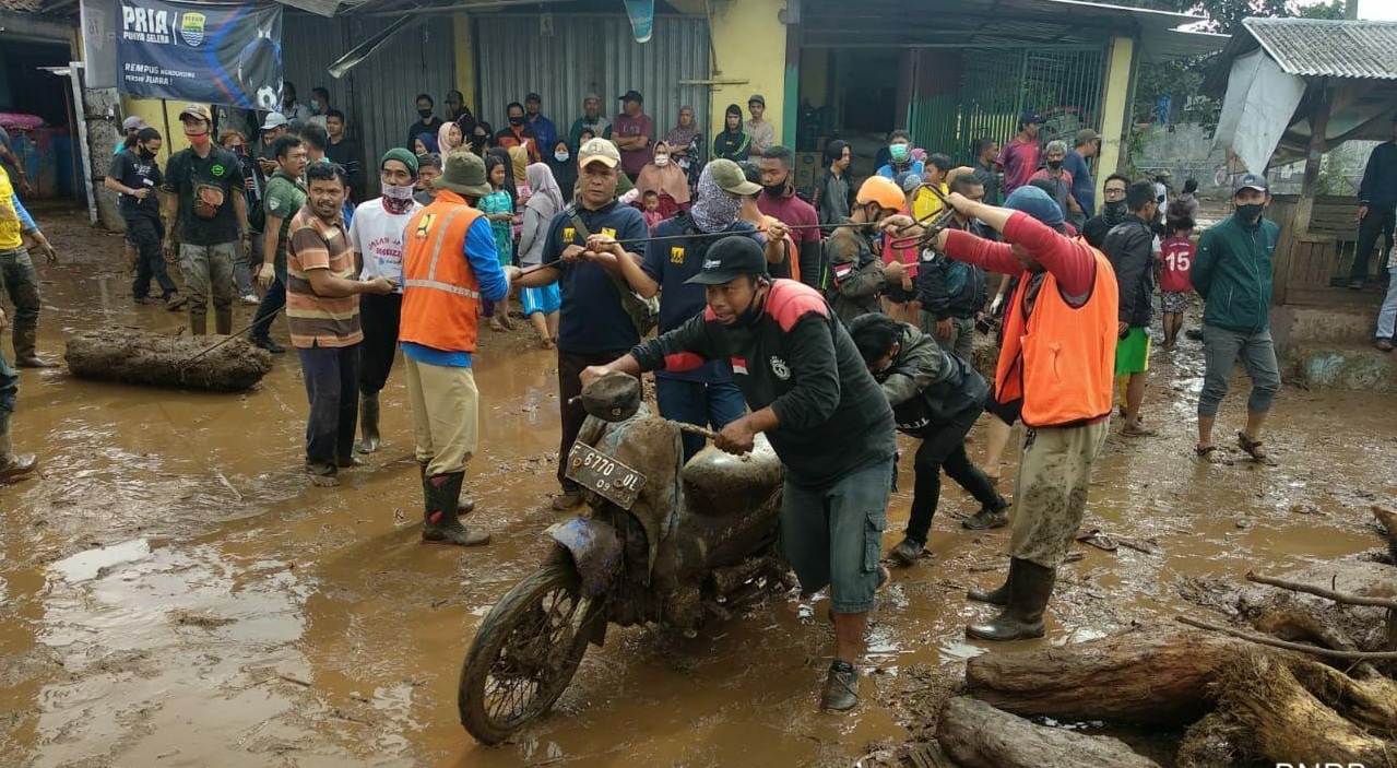 Sukabumi Tetapkan Status Darurat Pascabanjir Bandang