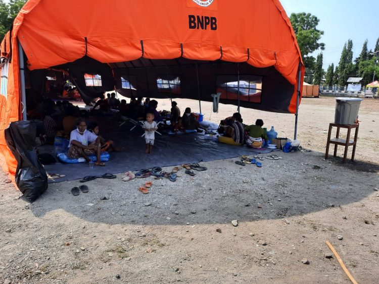 5.830 Warga Mengungsi Akibat Erupsi Gunung Ili Lewotolok