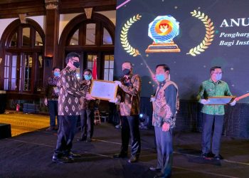 Kemenristek/BRIN Raih Penghargaan Penerapan Sistem Merit