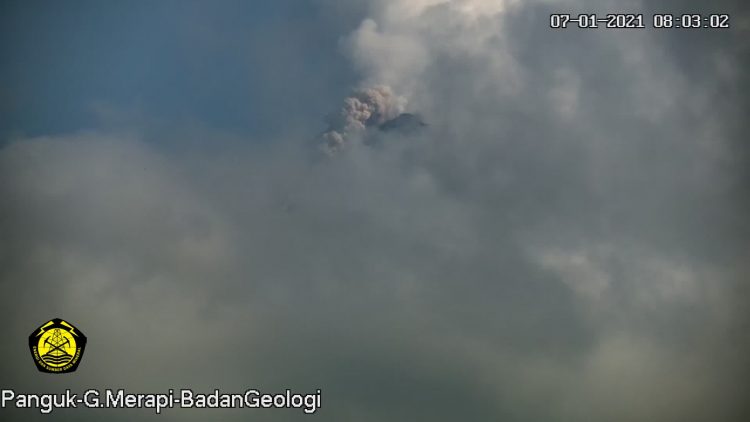 Lagi, Gunung Merapi Keluarkan Guguran Awan Panas