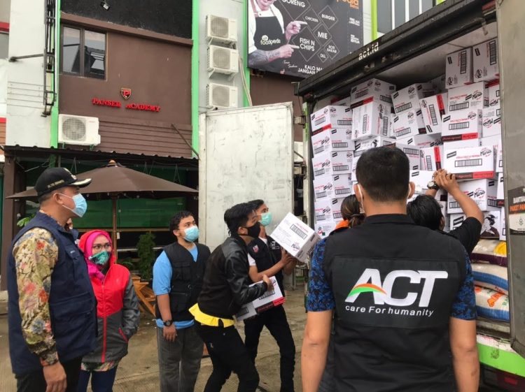 ACT Kota Bekasi Salurkan Bantuan 15 Ton ke Sulbar dan Kalimantan