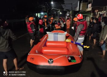 RNI serahkan Bantuan Perahu Karet dan Logistik