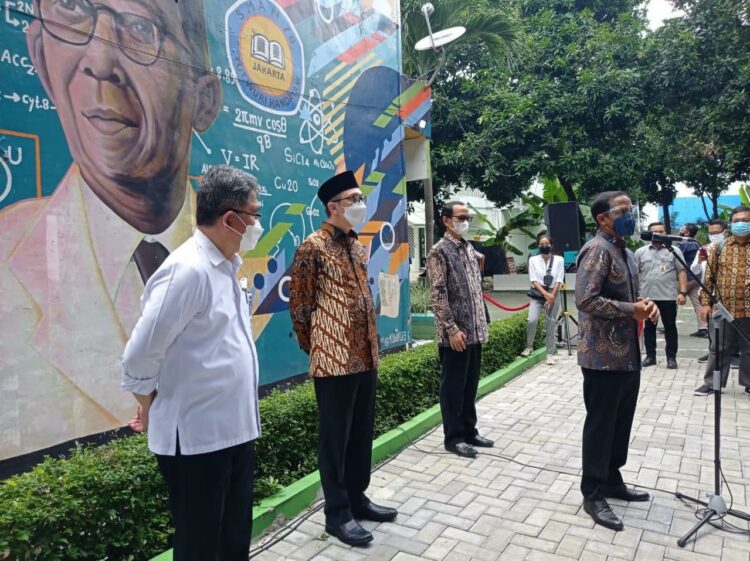 Presiden Saksikan Pemberian Vaksinasi 650 Pendidik