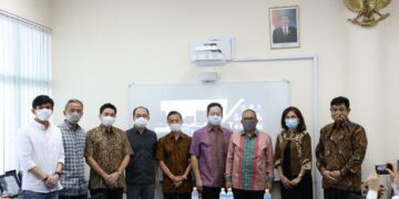 Sekolah Indonesia di Singapura Dapat Hibah 60 Unit PC