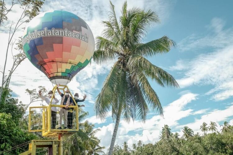 Kemenparekraf Dorong Percepatan Vaksinasi Pelaku Parekraf di Sumbar