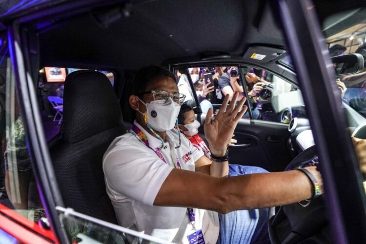 Menparekraf Dorong Prokes di Wisata Otomotif