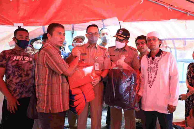 Pasca Kebakaran Pasar Gembrong, Gubernur Anies Jamin Bantuan bagi Pengungsi