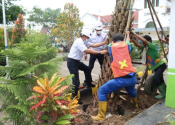Peduli Lingkungan, PT KAI Tanam 200 Pohon di Kota Semarang