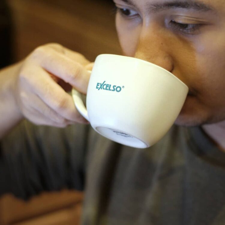 Komposisi Terbaik Membuat Latte Art ala Kapal Api Global