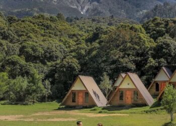 Mencintai Lingkungan untuk Pariwisata Indonesia yang Berkelanjutan