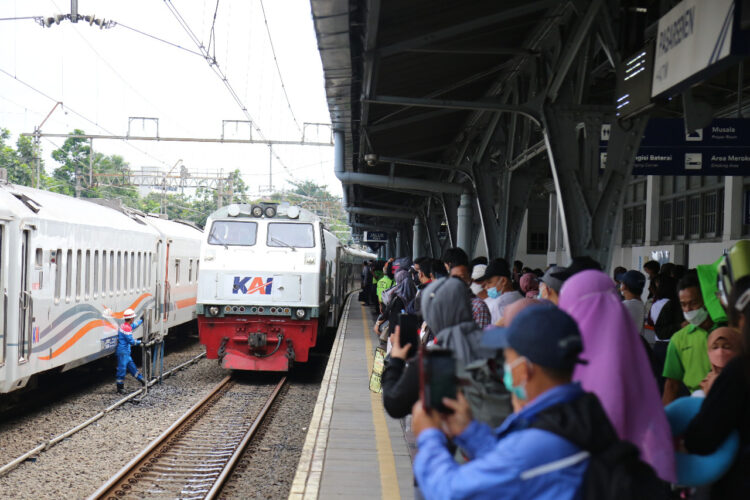 Penumpang Kereta Api Kembali Meningkat Jelang Libur Nasional