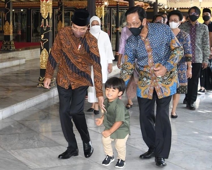 Setelah Sholat Idul Fitri, Presiden Jokowi Berkunjung ke Keraton Yogyakarta