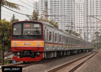 Naik KRL Wajib Tunjukan Sertifikat Vaksin