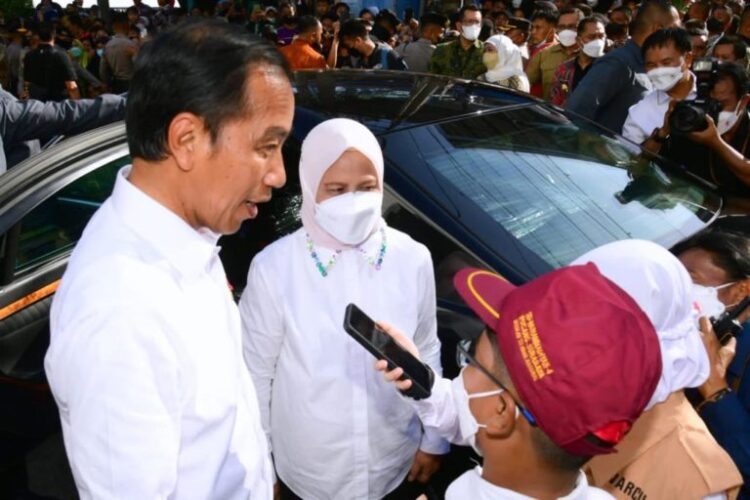 Saat Berkunjung ke Surabaya, Presiden Jokowi Diwawancarai 2 Wartawan Kecil