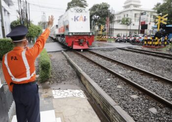 Disiplin Berlalu Lintas, Kunci Selamat di Pelintasan Sebidang