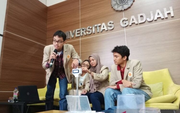 Mahasiswa UGM Kembangkan Tongkat Pintar Multifungsi untuk Lanjut Usia dan Tunanetra