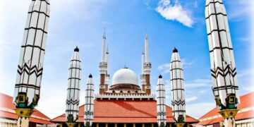 Ini Perbedaan Wisata Religi dan Wisata Halal