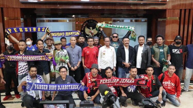 Puluhan Perwakilan Suporter Klub Sepak Bola Indonesia ke Kemenko Polhukam, Dukung Penuh TGIPF Kanjuruhan