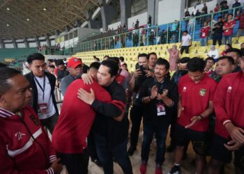 Ketua PSSI Ditugaskan oleh Presiden Jokowi untuk Bertemu FIFA, terkait Pembatalan Drawing Piala Dunia U-20 di Indonesia