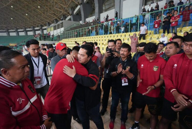 Ketua PSSI Ditugaskan oleh Presiden Jokowi untuk Bertemu FIFA, terkait Pembatalan Drawing Piala Dunia U-20 di Indonesia