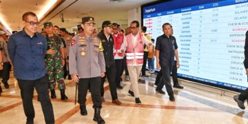 Menhub dan Kapolri Tinjau Langsung Pelabuhan Tanjung Perak dan Bandara Juanda Surabaya