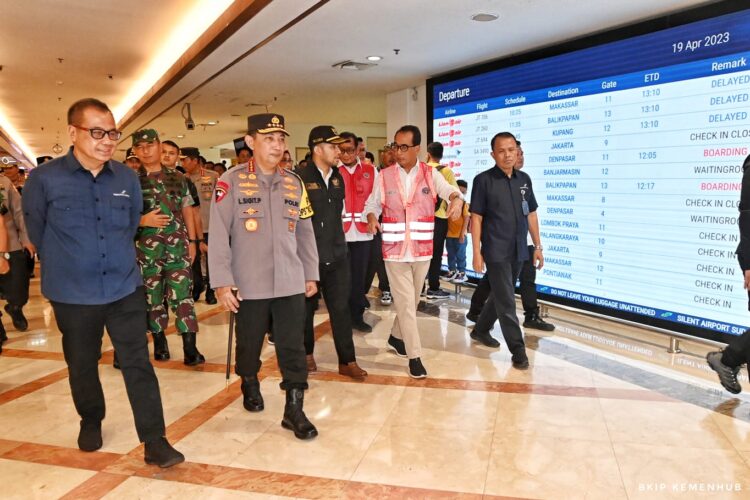Menhub dan Kapolri Tinjau Langsung Pelabuhan Tanjung Perak dan Bandara Juanda Surabaya