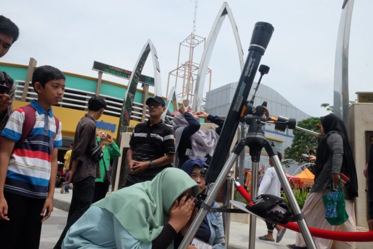 Taman Pintar Yogyakarta Ajak Masyarakat untuk Lihat Gerhana Matahari Hibrida