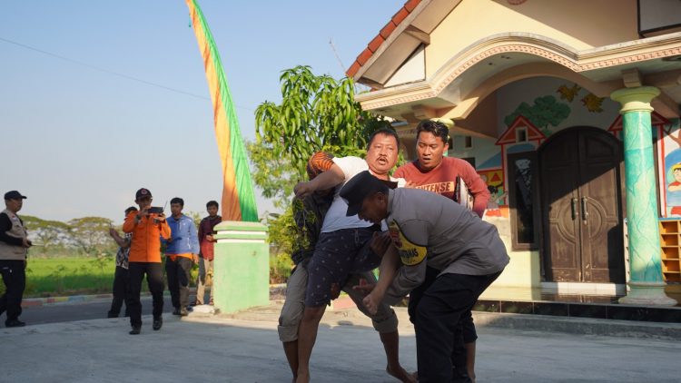 Peringatan Puncak Hari Kesiapsiagaan Bencana 2023, BNPB Adakan Simulasi Bencana di Lamongan