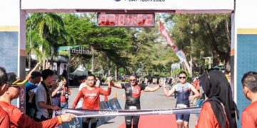 Menparekraf Ikuti Sungailiat Triathlon dan Didorong Jadi Event Internasional