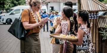 Penyebaran Informasi Mengenai Panduan Berwisata kepada Wisatawan Asing Sangatlah Penting