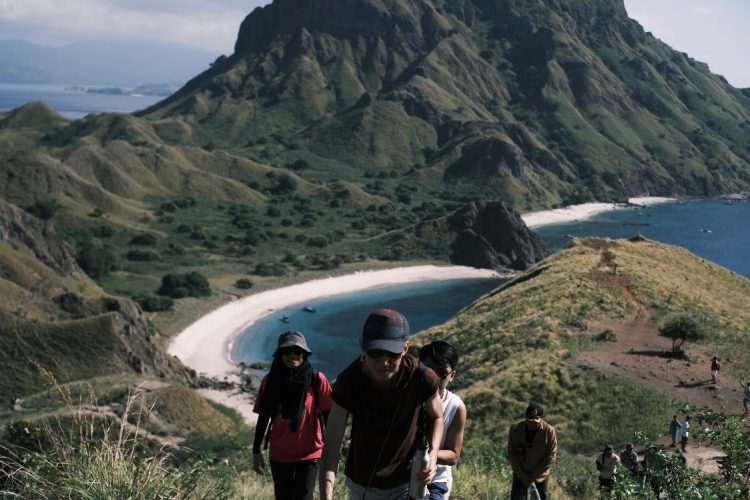 Kemenparekraf Adakan Familiarization Trip untuk Influencer India di Labuan Bajo