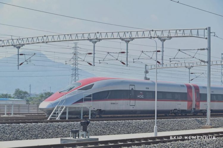 Uji Coba Kereta Cepat Jakarta-Bandung, Menhub Pastikan Aspek Keselamatan Terpenuhi Sebelum Beroperasi