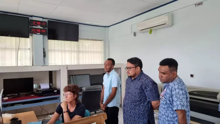 BRIN dan Kineis Pasang Server Baru Antena Satelit di KSL Stasiun Bumi Biak