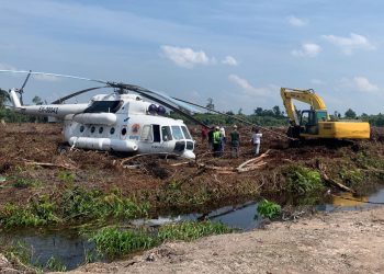 Helikopter BNPB Mendarat di Kotawaringin Barat, untuk Tindakan Pengecekan Mesin