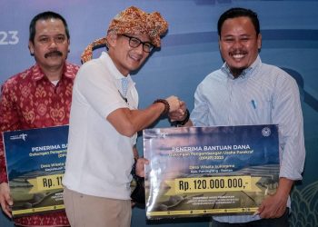 Menparekraf Serahkan Bantuan DPUP bagi Tiga Desa Wisata di Banten dan DKI Jakarta