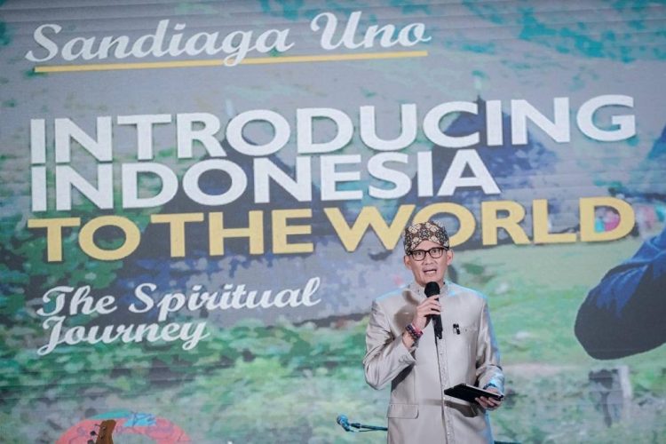 Menparekraf Luncurkan Buku Anugerah Desa Wisata Terbaik 2021