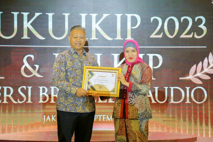 Sediakan Layanan Informasi Publik Ramah Disabilitas, KAI Raih Penghargaan dari Komisi Informasi Pusat