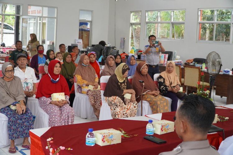 PT Trans Marga Jateng Salurkan 1.204 Sembako di 4 Kabupaten Sekitar Jalan Tol Semarang – Solo