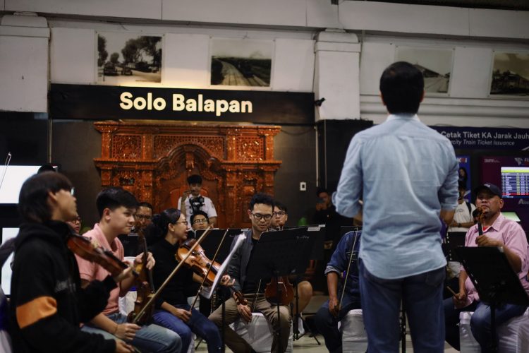 KAI Gandeng Addie MS dan Twilite Orchestra Tampil di Kereta Panoramic dan di Stasiun Solo Balapan
