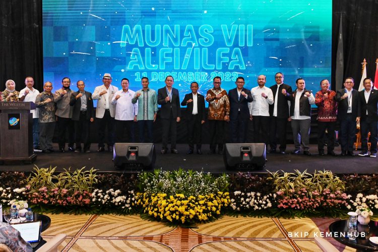 Menhub Dorong Kolaborasi Pelaku Usaha Tingkatkan Daya Saing Logistik