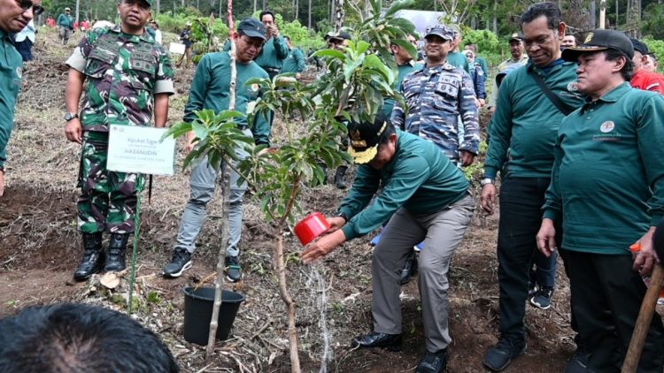 KLHK Lanjutkan Penanaman Bersama di Sumatera Utara