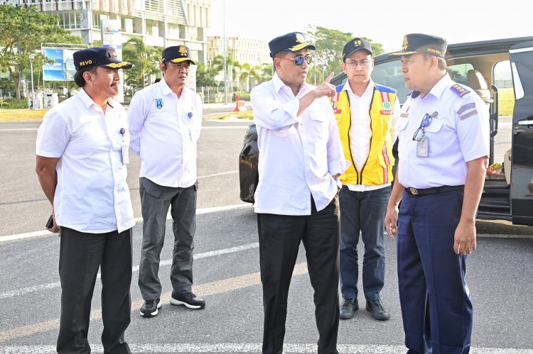 Menhub Minta Seluruh Stakeholder Pelabuhan Kuala Tanjung Tingkatkan Kinerja Sambut Beroperasinya Jalan Tol