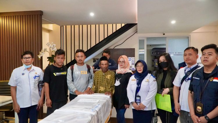 Jenazah Awak Kapal MV.2 Hensin Dipulangkan