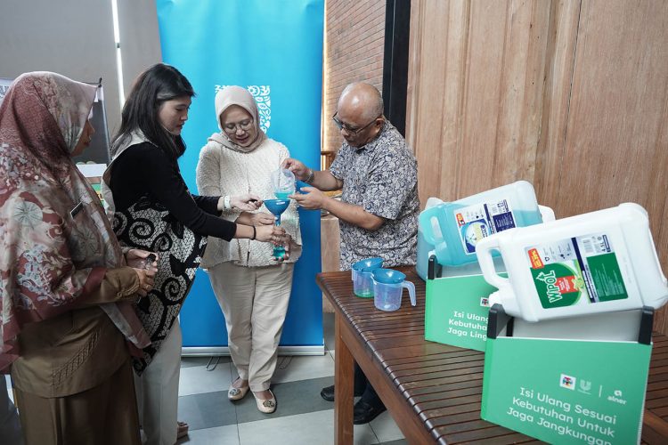 Refill Station: Berdayakan UMKM, Dorong Gaya Hidup Belanja Ramah Lingkungan