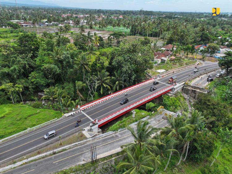 Presiden Resmikan Tiga Infrastruktur Konektivitas di Jawa Timur, Tingkatkan Mobilitas Orang dan Barang