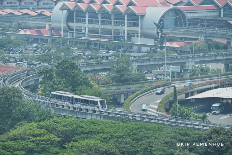 Menhub Dorong Masyarakat ke Bandara Soekarno-Hatta Gunakan Kereta Bandara