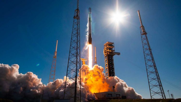 Telkom Dukung Digitalisasi dalam Dunia Maritim Lewat Penggunaan Satelit Merah Putih
