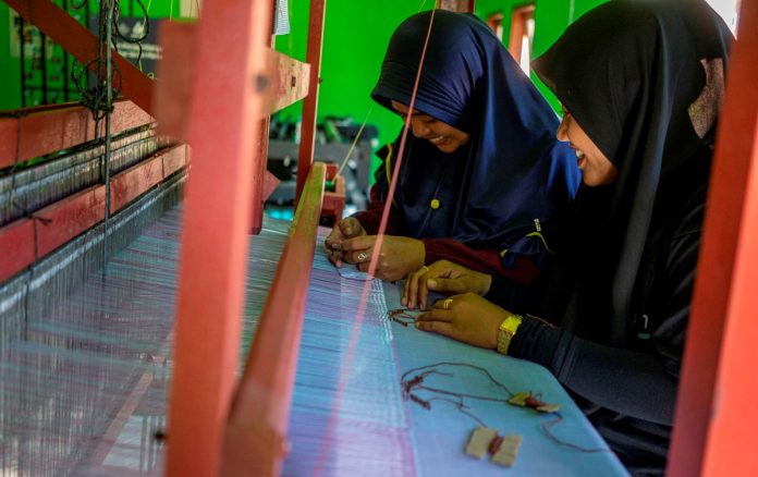 Mandiri Tingkatkan CSR Melalui Binaan Warteg